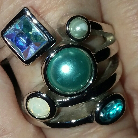 Ring - Picture 2 of 3